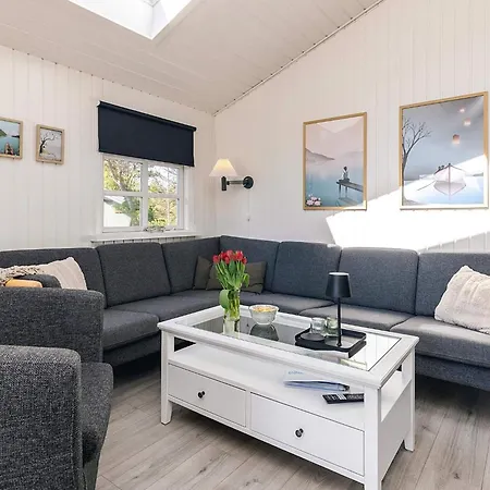 6 Person In Lokken-by Traum