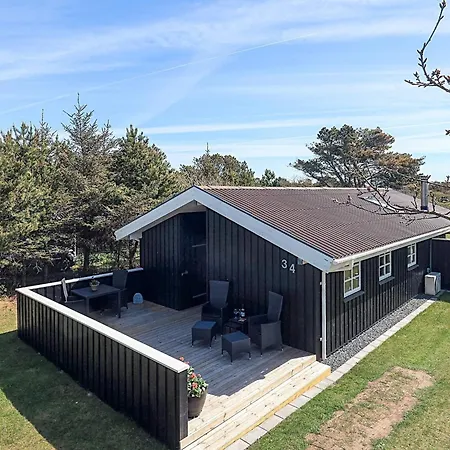 6 Person In Lokken-by Traum *